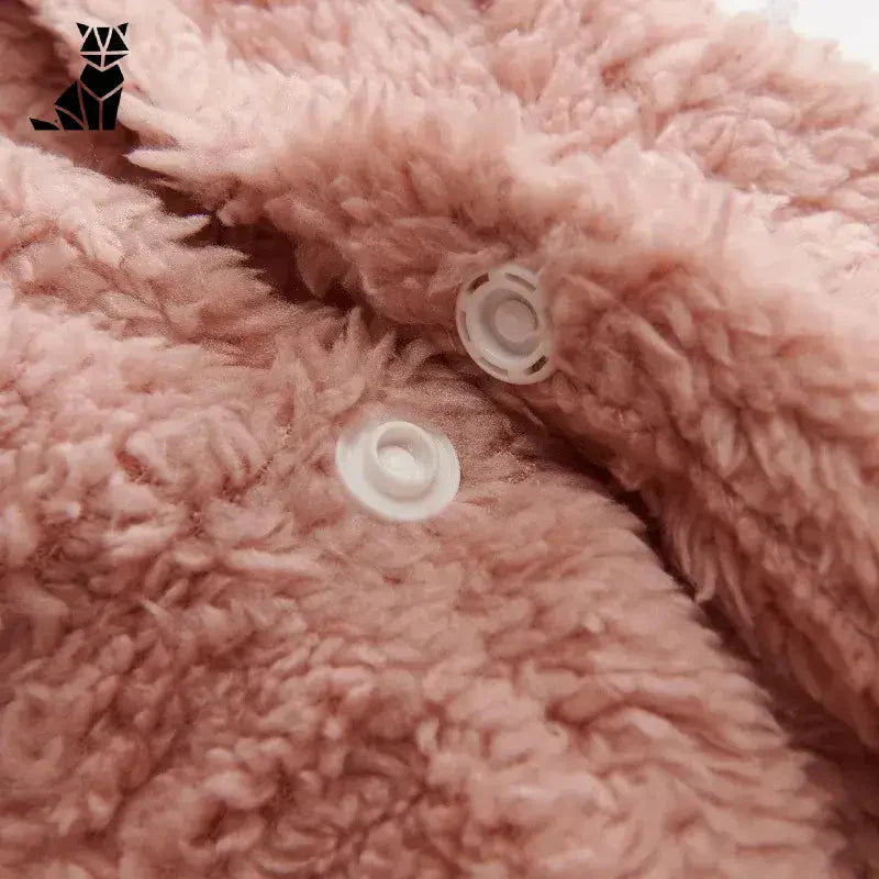 Gros plan sur un ours en peluche rose, Sweat polaire pour chiens : protection hivernale - pet gear